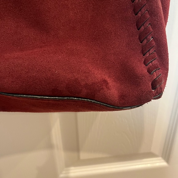 Tory Burch suede bag with gold chain straps - Picture 3 of 10